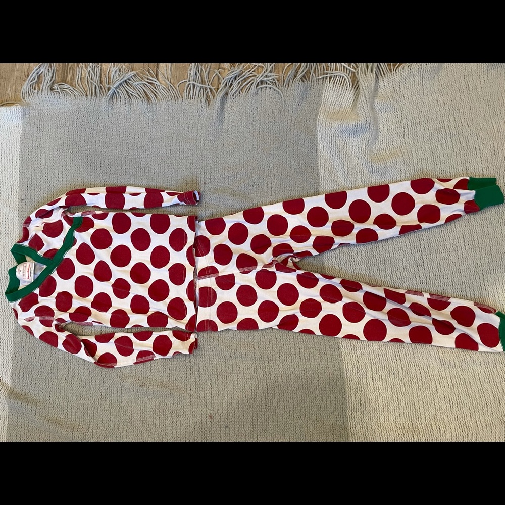 Hanna size 110 red and green pajamas